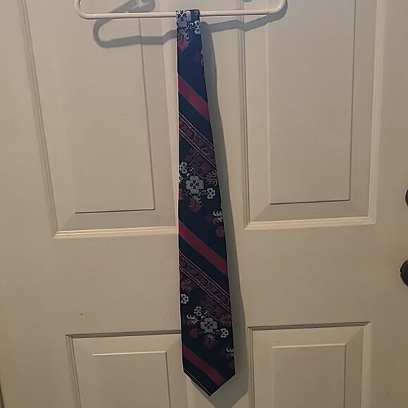 Men's Tie Black Tie With Red, White, and Blue Design - Picture 1 of 5